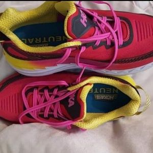 HOKA Bondi 5 - Soles excellent condition.